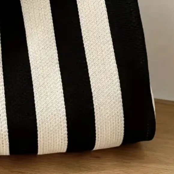 Striped Handbag - Picture 4 of 4